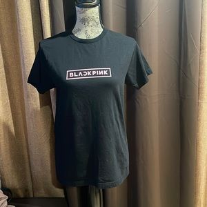 Blackpink T-shirt in great condition. Size small. No rip, stain, odor.
